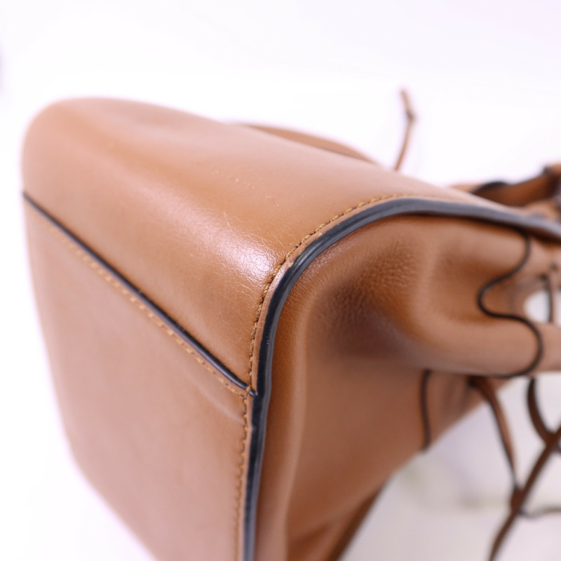 LOEWE 牛皮皮革Mini Hammock Drawstring銀扣手挽肩背兩用袋-9