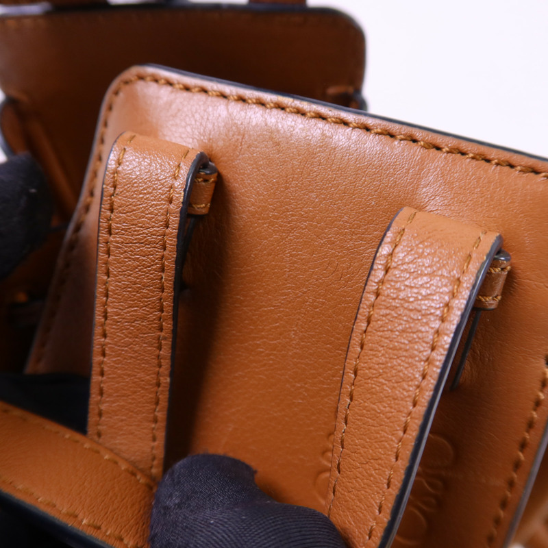 LOEWE 牛皮皮革Mini Hammock Drawstring銀扣手挽肩背兩用袋-17