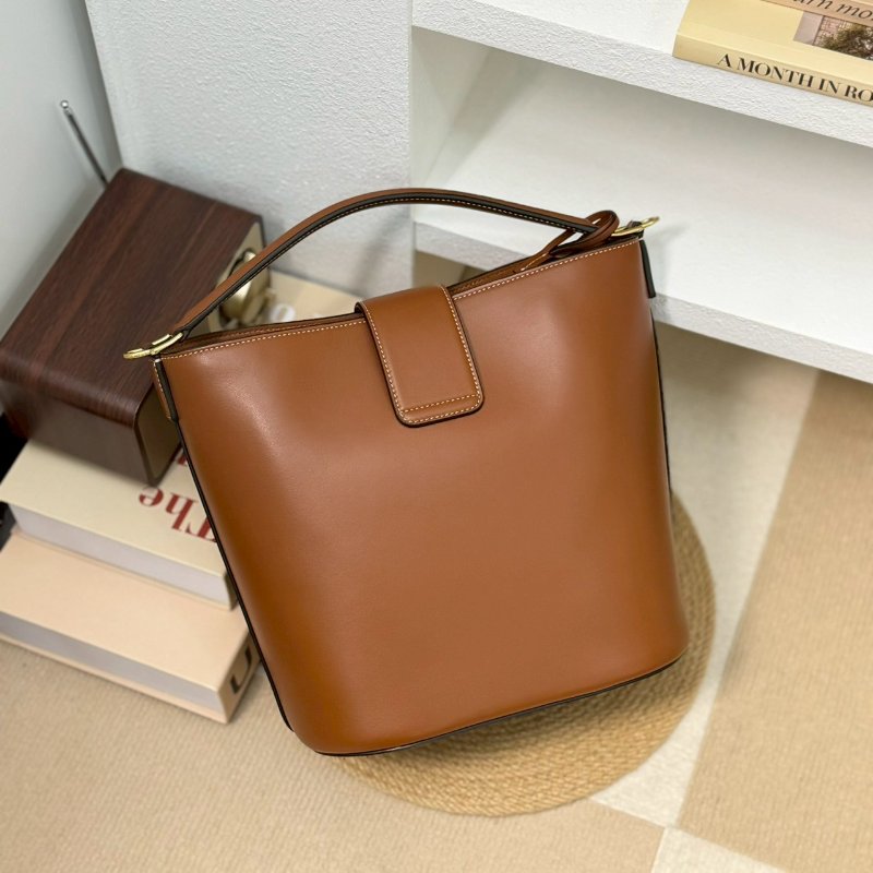 (全新未使用、膠膜未撕😍😍)🏷Celine 瑟琳．Louise 水桶包 中號/客人寄賣-1