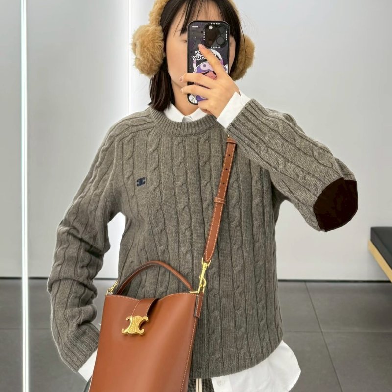 (全新未使用、膠膜未撕😍😍)🏷Celine 瑟琳．Louise 水桶包 中號/客人寄賣-21