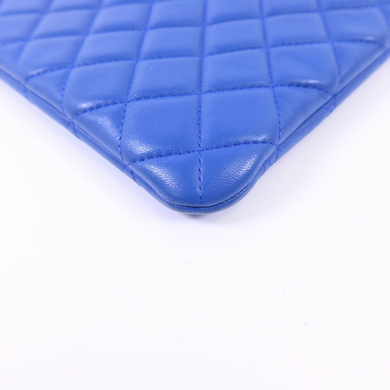 CHANEL 羊皮皮革Pouch銀扣手拿包-10