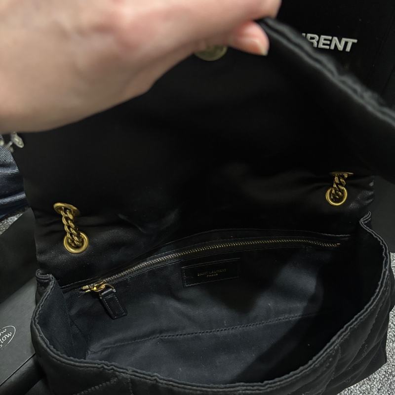 SAINT LAURENT YSL 可斜揹肩背 內裡有卡夾 正櫃購入九萬多-9