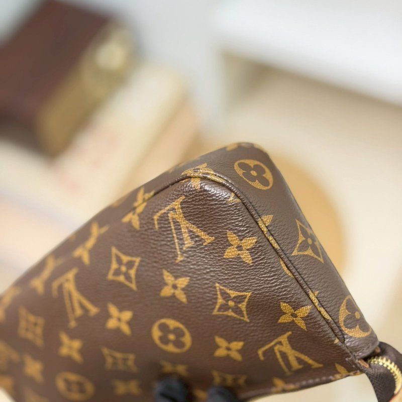 (植蹂革超白超美🤍🤍)🏷LV 路易威登．大麻將 M40712-5