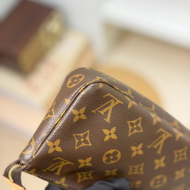 (植蹂革超白超美🤍🤍)🏷LV 路易威登．大麻將 M40712-6