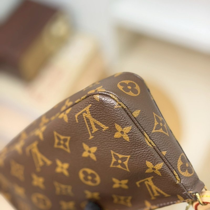 (植蹂革超白超美🤍🤍)🏷LV 路易威登．大麻將 M40712-7
