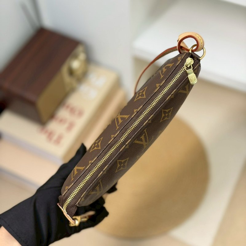 (植蹂革超白超美🤍🤍)🏷LV 路易威登．大麻將 M40712-9