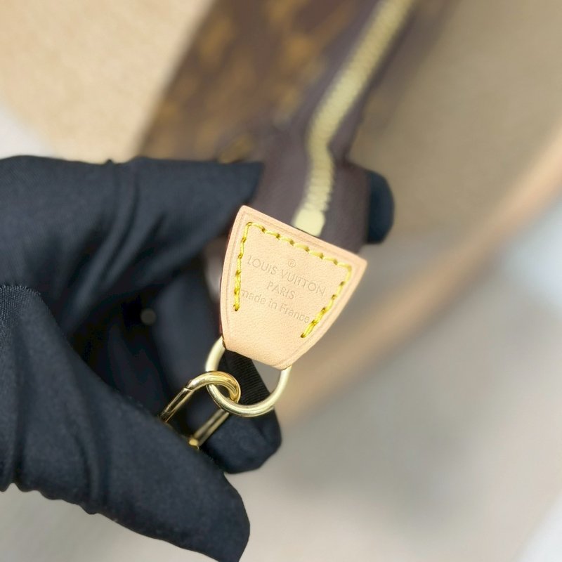 (植蹂革超白超美🤍🤍)🏷LV 路易威登．大麻將 M40712-13