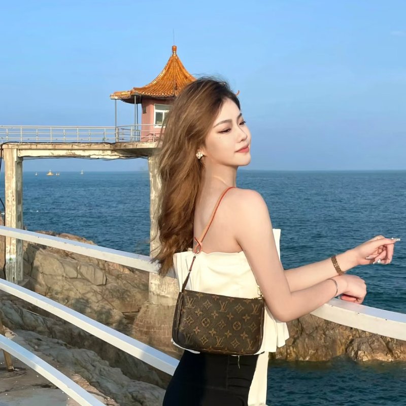 (植蹂革超白超美🤍🤍)🏷LV 路易威登．大麻將 M40712-18