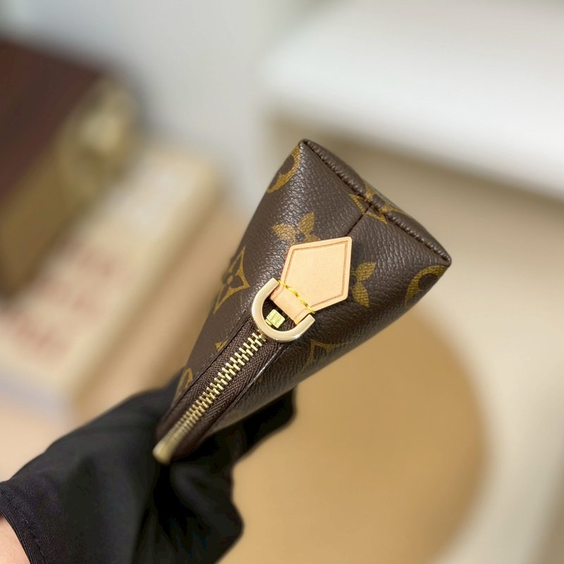 (全新未使用✨✨)🏷LV 路易威登．貝殼化妝包 M47515-2