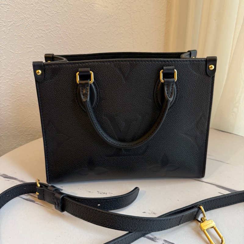 lv on the go pm .黑壓紋全真皮-0