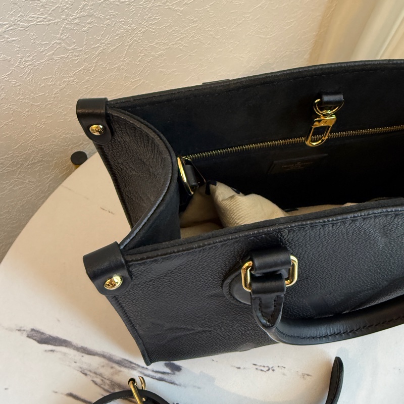 lv on the go pm .黑壓紋全真皮-3