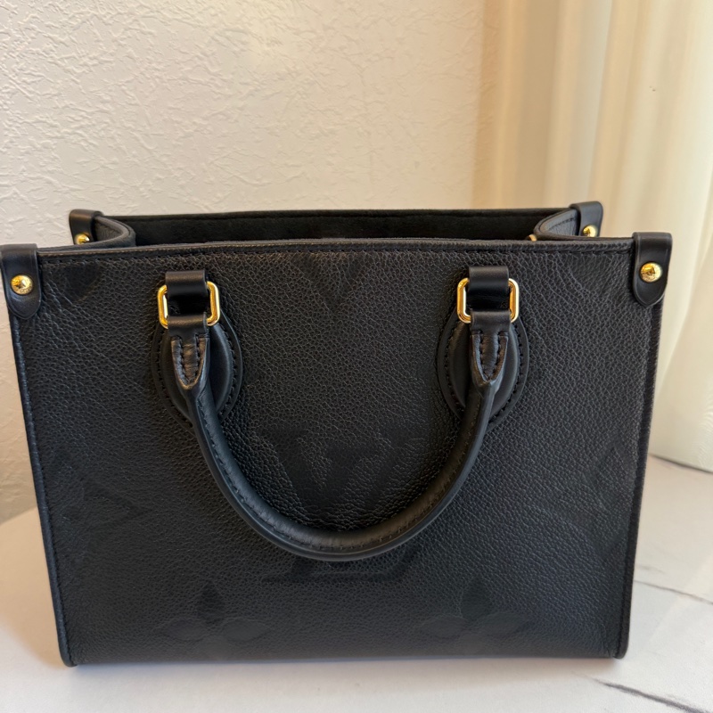 lv on the go pm .黑壓紋全真皮-7