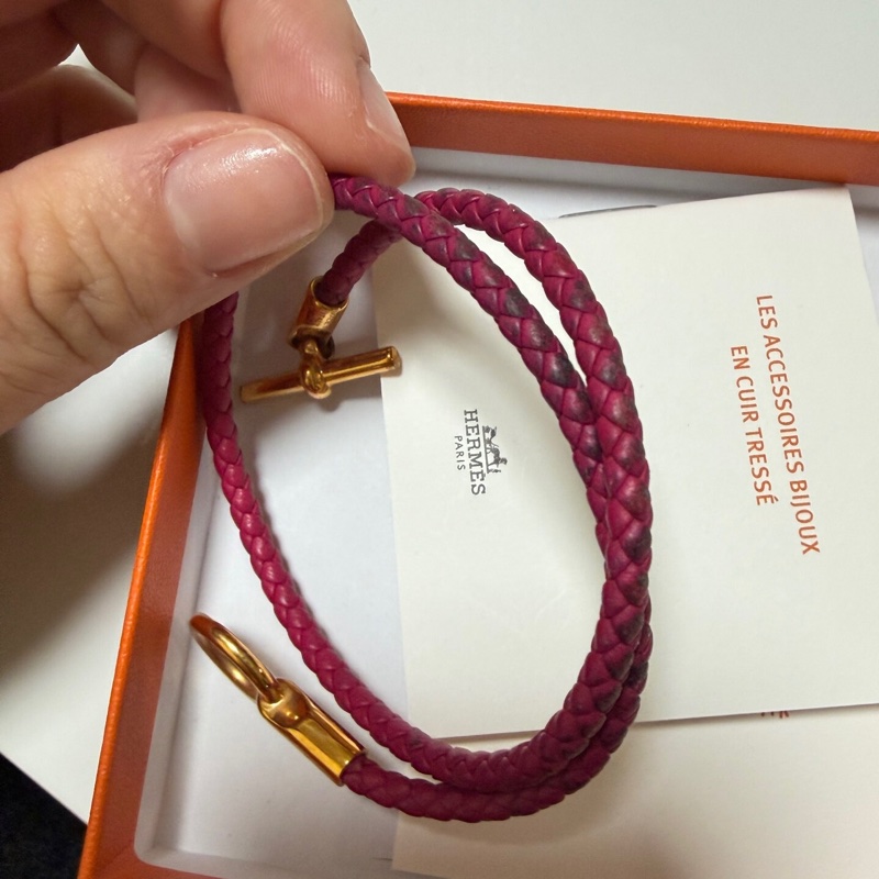 超值 愛馬仕 Hermès 愛馬仕 梅紅編織皮革雙圈手環｜金扣｜附盒/防塵袋-3