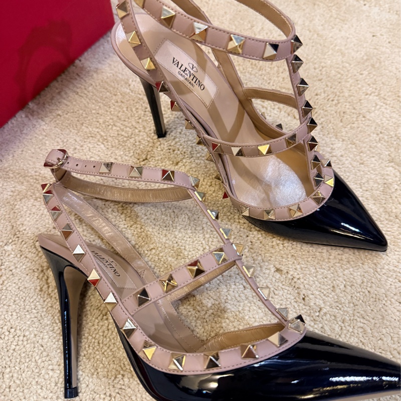 Valentino經典卯釘高跟鞋37-5