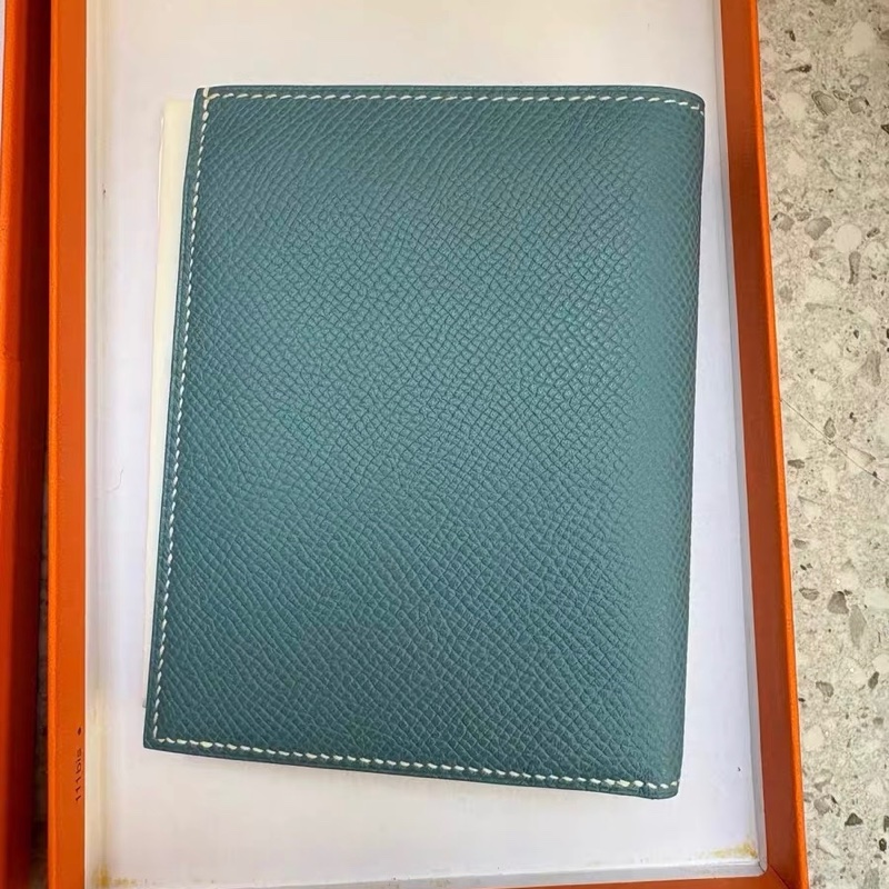 全新 愛馬仕 Hermès 愛馬仕 Epsom 皮革短夾｜藍綠色系｜白線｜多卡層｜附盒-0