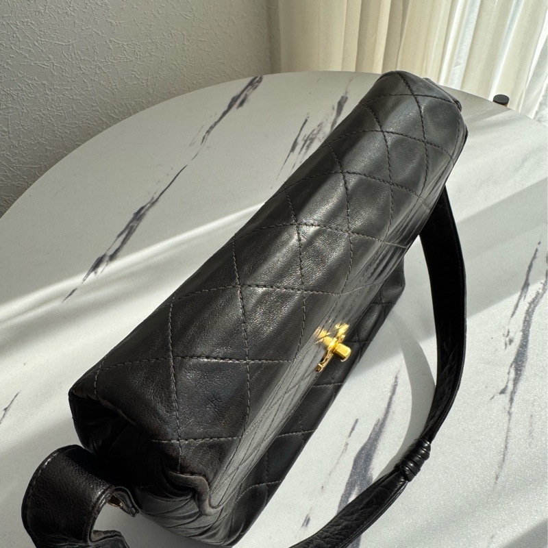 Chanel 黑菱格金雙C口蓋紐結肩背包 vintage ❤️❤️老香-11