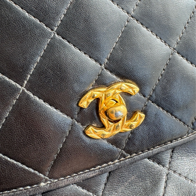 Chanel 黑菱格金雙C口蓋紐結肩背包 vintage ❤️❤️老香-15