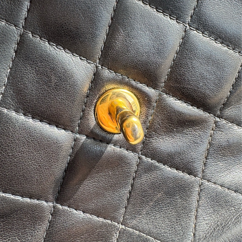 Chanel 黑菱格金雙C口蓋紐結肩背包 vintage ❤️❤️老香-17