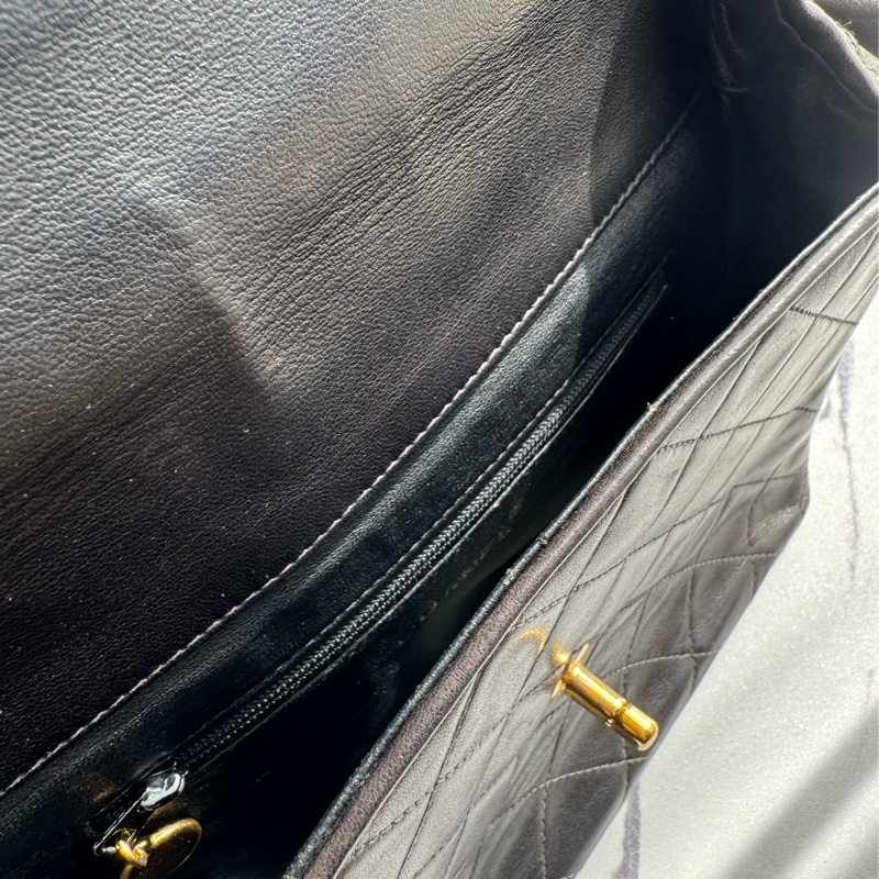 Chanel 黑菱格金雙C口蓋紐結肩背包 vintage ❤️❤️老香-25