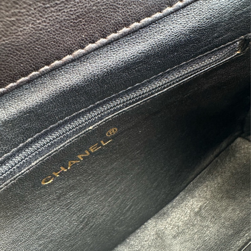 Chanel 黑菱格金雙C口蓋紐結肩背包 vintage ❤️❤️老香-35