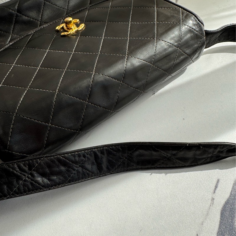 Chanel 黑菱格金雙C口蓋紐結肩背包 vintage ❤️❤️老香-47