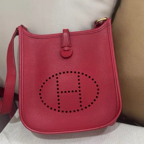 超值 9.9 成新 愛馬仕 Hermès Mini Evelyne TPM｜紅色系｜打孔H｜金扣｜斜背小包