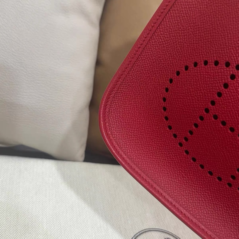 超值 9.9 成新 愛馬仕 Hermès Mini Evelyne TPM｜紅色系｜打孔H｜金扣｜斜背小包-4