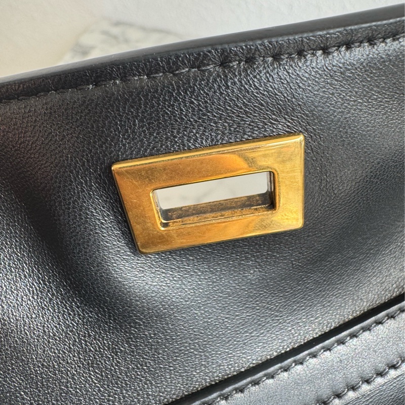 Balenciaga 黑皮革金釦Rodeo手提兩用包✨-17