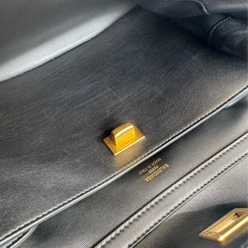 Balenciaga 黑皮革金釦Rodeo手提兩用包✨-32