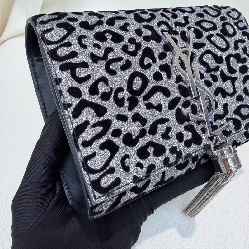 YSL 銀閃粉豹紋流蘇鏈條斜背包 X672-2