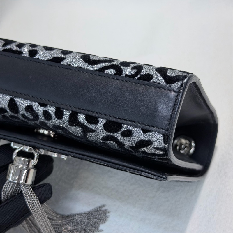 YSL 銀閃粉豹紋流蘇鏈條斜背包 X672-12