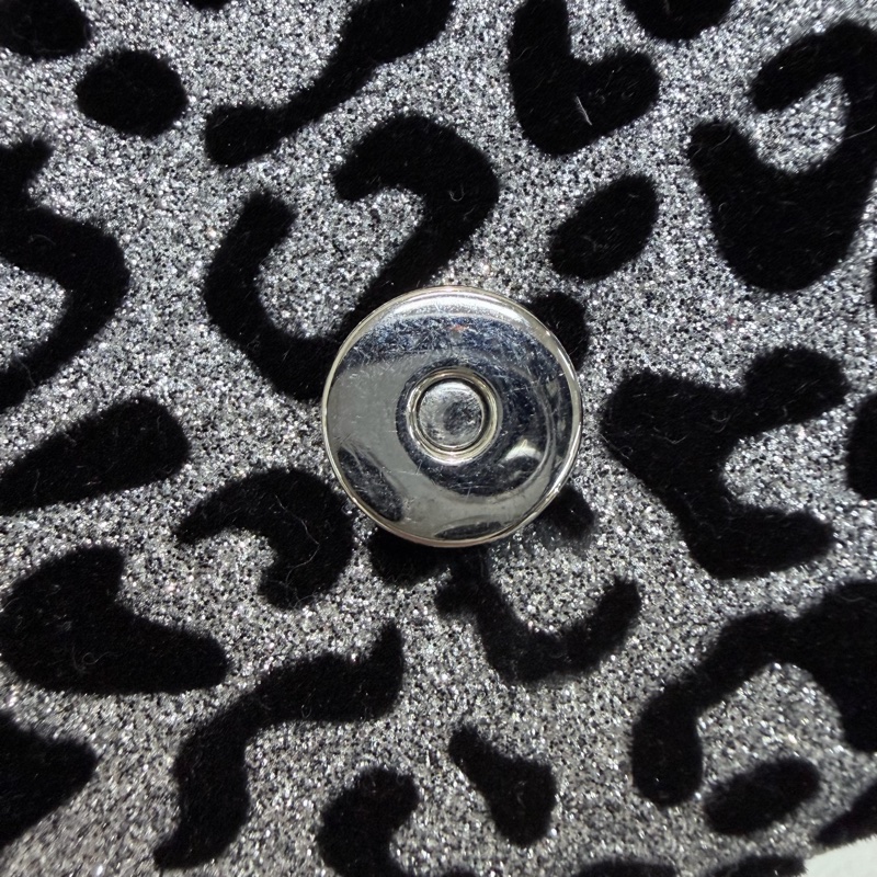 YSL 銀閃粉豹紋流蘇鏈條斜背包 X672-24