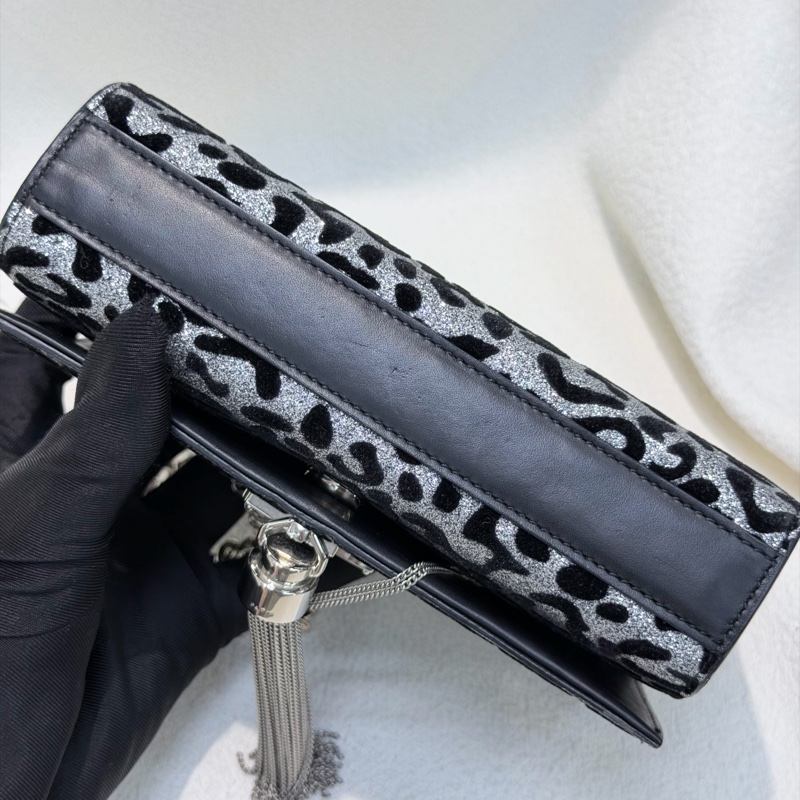 YSL 銀閃粉豹紋流蘇鏈條斜背包 X672-31