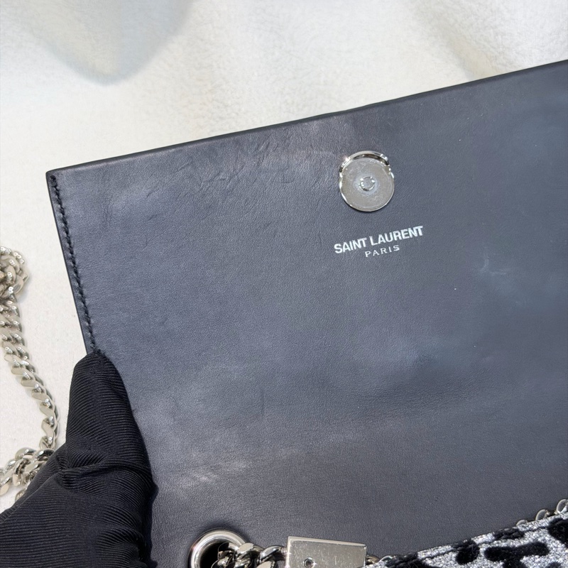 YSL 銀閃粉豹紋流蘇鏈條斜背包 X672-33