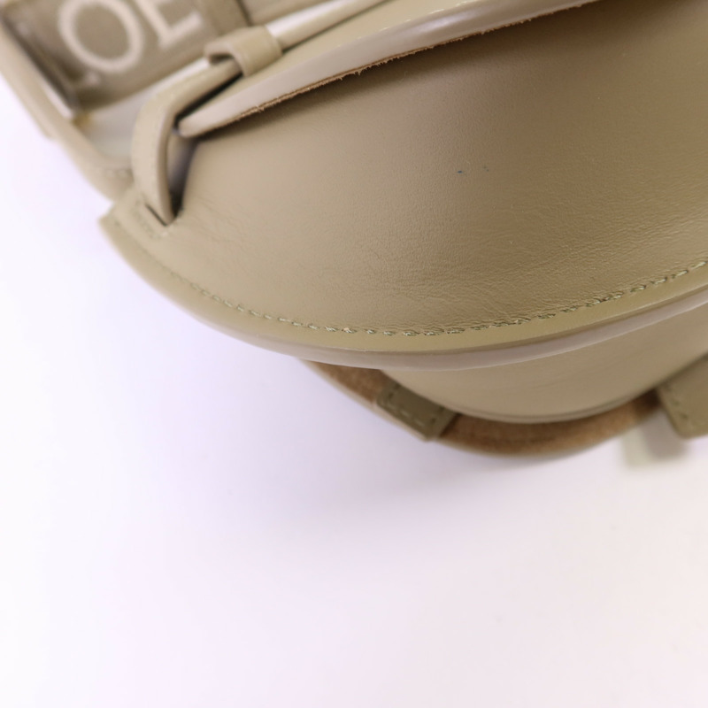 LOEWE 牛皮皮革Mini Gate金扣肩背袋-11