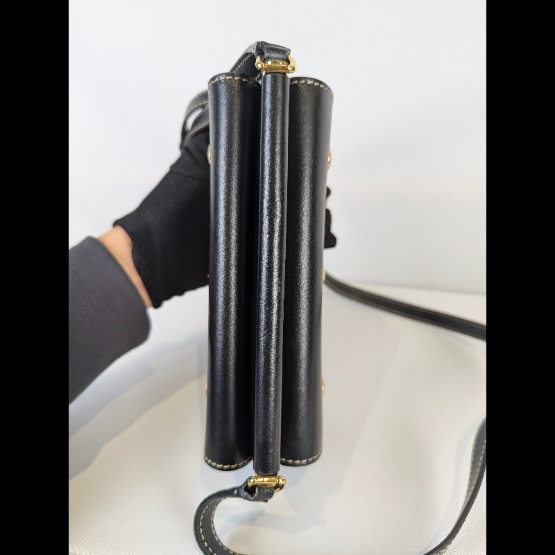 莉亞精品♡Burberry 黑色拼接斜背包 九新美包-13