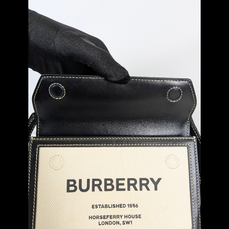 莉亞精品♡Burberry 黑色拼接斜背包 九新美包-14
