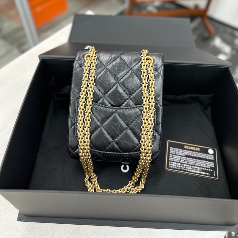 Chanel 黑金2.55 手機包-1