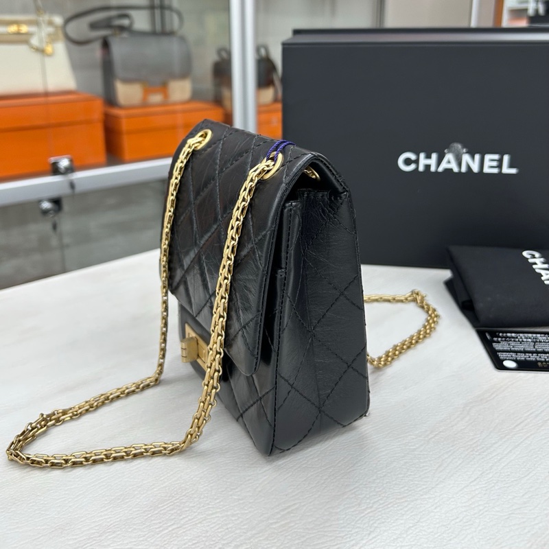 Chanel 黑金2.55 手機包-3