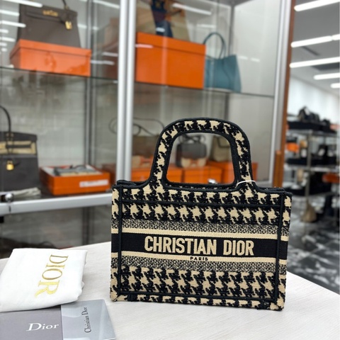 Dior 千鳥格 mini Book Tote
