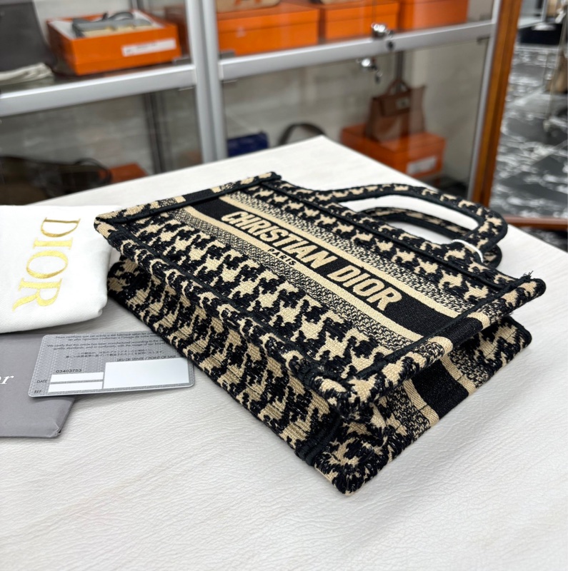Dior 千鳥格 mini Book Tote-5