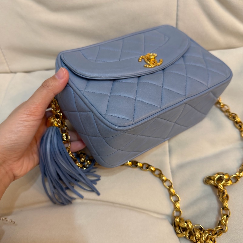 Chanel Vintage Baby Blue Bijoux Chain Camera Bag 雕花鏈 相機包 稀有 古董 嬰兒籃-2