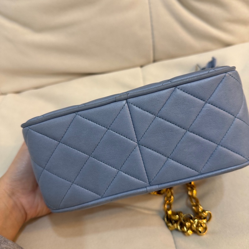 Chanel Vintage Baby Blue Bijoux Chain Camera Bag 雕花鏈 相機包 稀有 古董 嬰兒籃-8