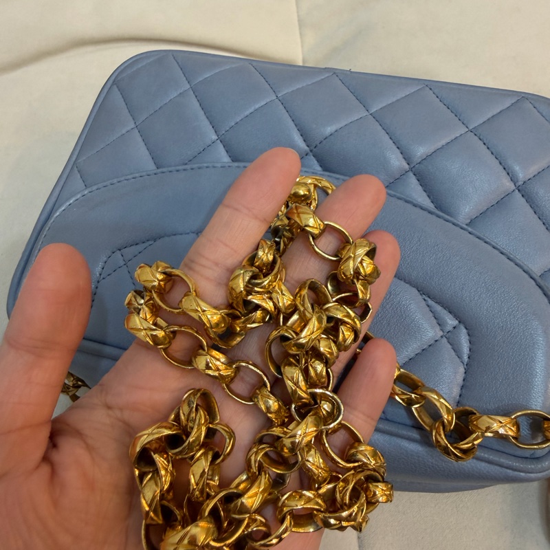 Chanel Vintage Baby Blue Bijoux Chain Camera Bag 雕花鏈 相機包 稀有 古董 嬰兒籃-9
