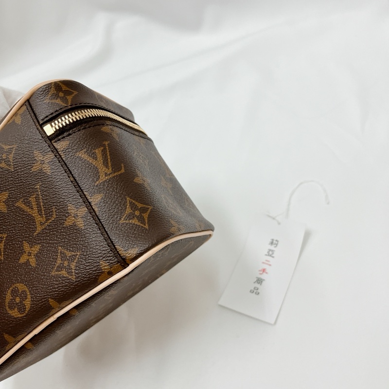 莉亞精品♡LV 老花化妝包 二手-9