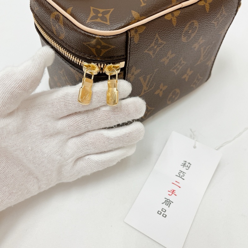 莉亞精品♡LV 老花化妝包 二手-11