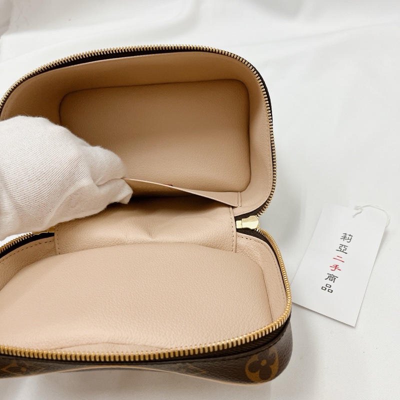 莉亞精品♡LV 老花化妝包 二手-13