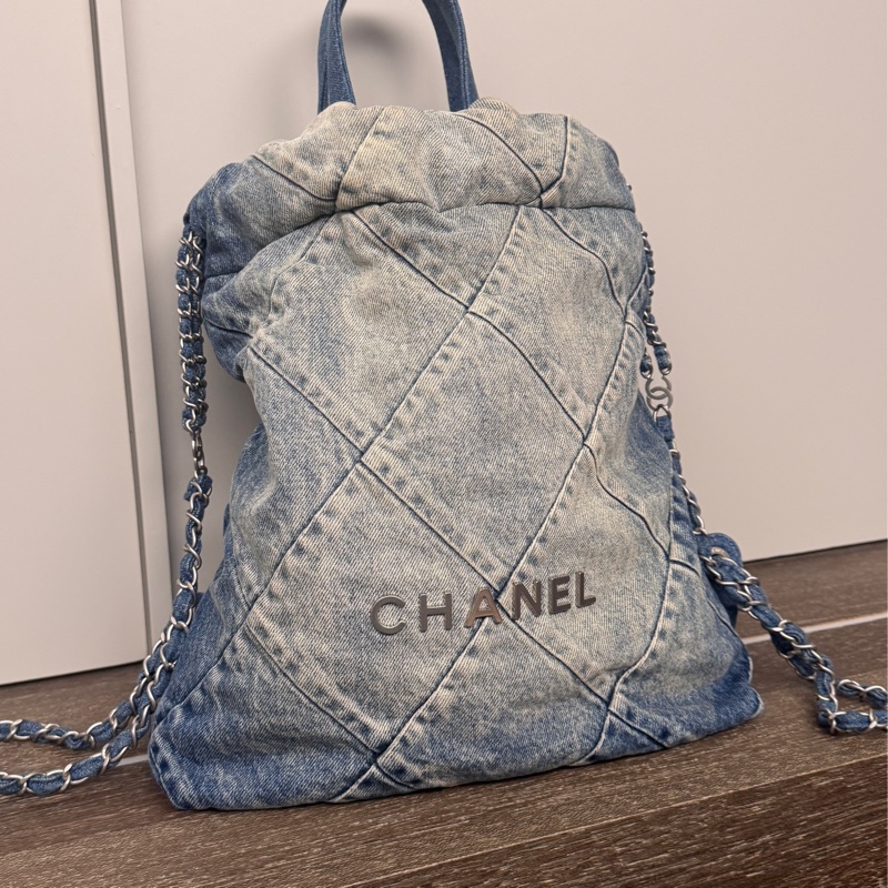 近全新CHANEL(香奈兒) 22Bag 帶手柄雙肩包 小號 29cm 牛仔藍 牛仔 晶片開 銀扣-6