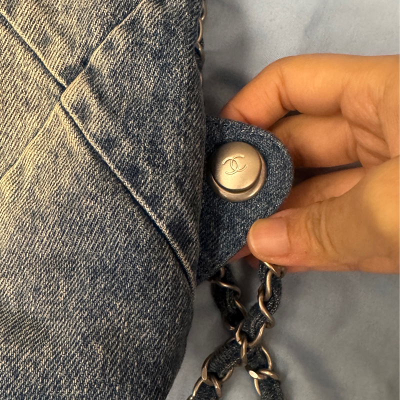 近全新CHANEL(香奈兒) 22Bag 帶手柄雙肩包 小號 29cm 牛仔藍 牛仔 晶片開 銀扣-9