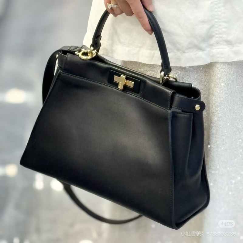 GUCCI 經典 GG 緹花 羊毛 蠶絲 混絲 直紋 雙色 流蘇 披肩 披巾 圍巾-16